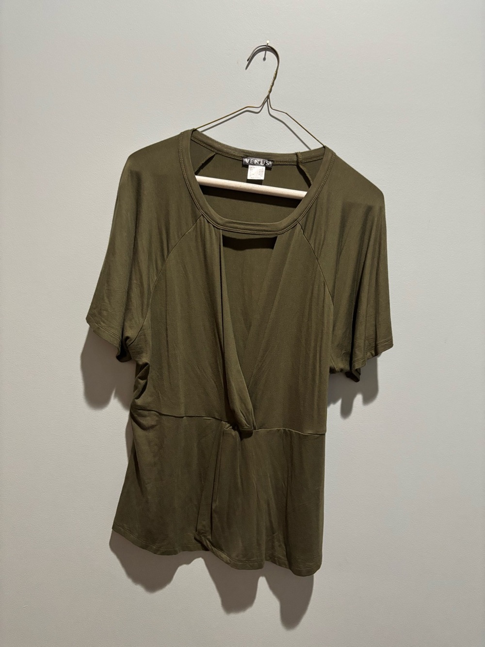 Venus Women’s Short Sleeve Olive XL Top - Never Worn